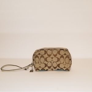 ☂️ Coach Wristlet